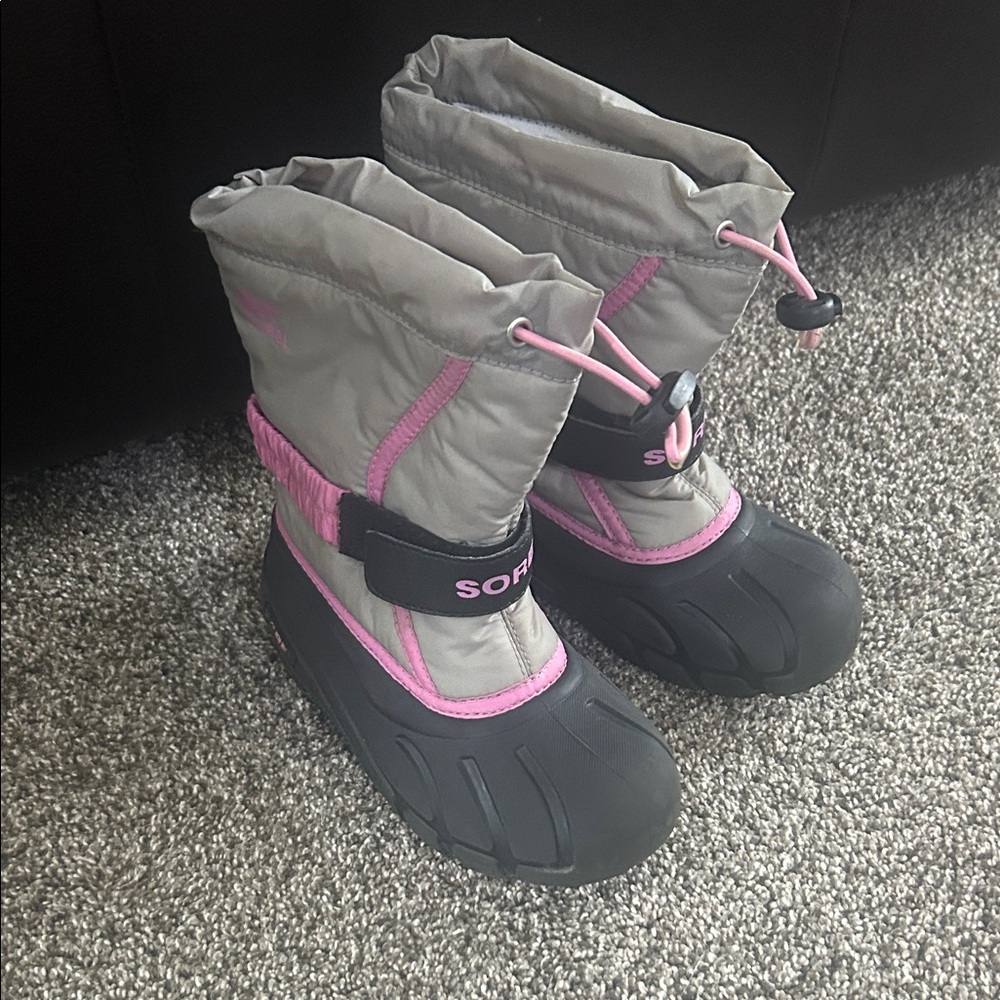 Sorel Gray and Pink snow Boots girls 12